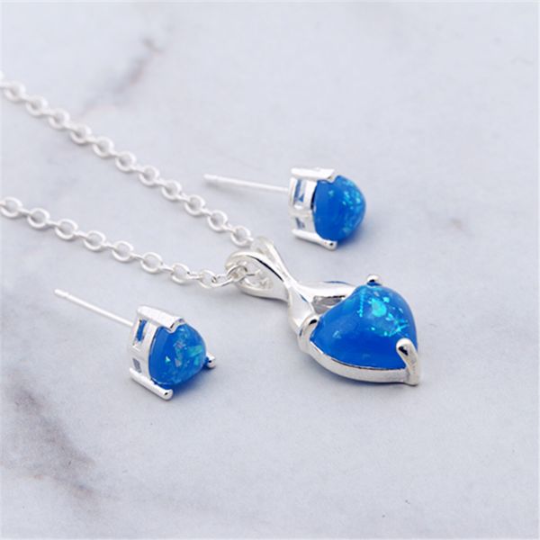 

новый серебряный костюм темперамент женские модели дикое сердце имитация опала кулон, Silver