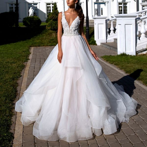 2020 Neue Rüschen Kapelle Zug Elegantes Hochzeitskleid Sexy Tiefem V-ausschnitt Blumenapplikationen Fantasie Prinzessin Brautkleid Vestidos de Festa