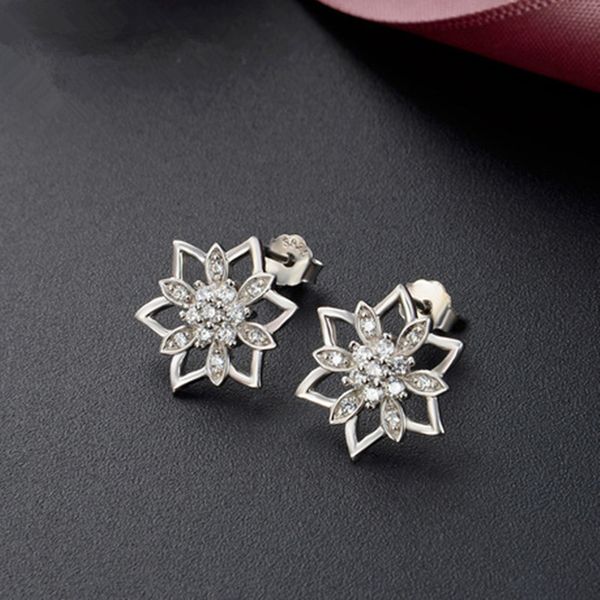 

new fashion sterling silver individualized openwork flowers earrings korean version of the small jewelry, Golden;silver