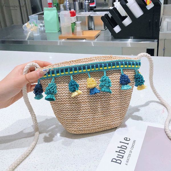 

2020 fashion straw messenger bag with tassel weaving boho small bucket bag women straw summer beach rattan bag