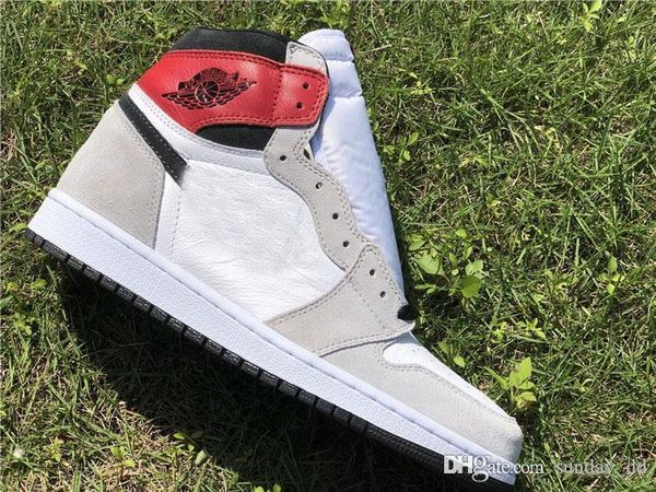 

air aauthentic 1 high og retro white black light smoke grey men basketball shoes 555088-126 varsity red man sports sneakers with box