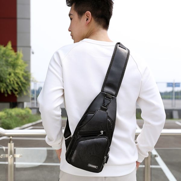 

2019 new men's messenger bag men's bag shoulder bag korean version of the small backpack casual pockets men