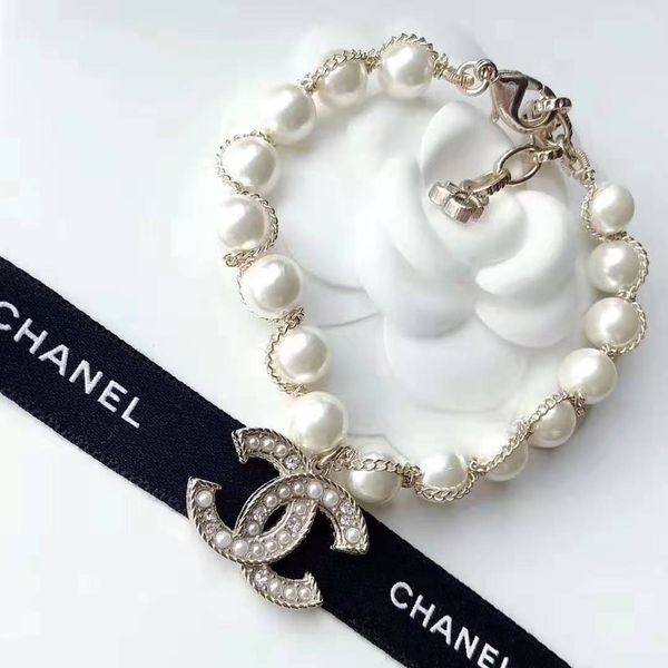 

2019 new lady pearl bracelet fa hion brand lady temperament perfect bracelet, Black