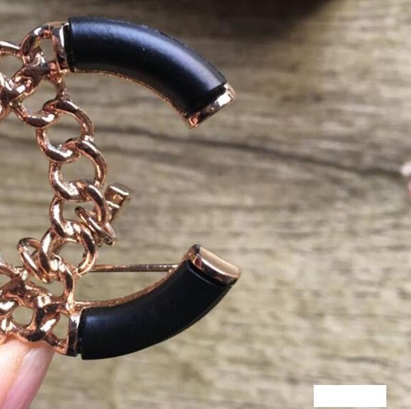 

wild ladies new black white alloy chain hollow letter brooch shirt clothing gift fashion accessories, Golden;white