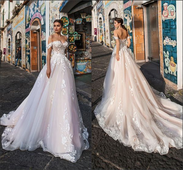 Incrível Caro Rendas 3D Applique Floral Flores Vestidos de Casamento Fora Do Ombro Com Mangas Curtas Berta Train Berta Vestido De Noiva De Noiva