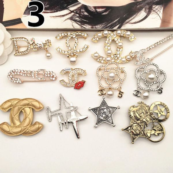 

Cry tal rhine tone letter brooch pin hollow cor age brooche women fa hion jewelry co tume decoration broach for women weater dre