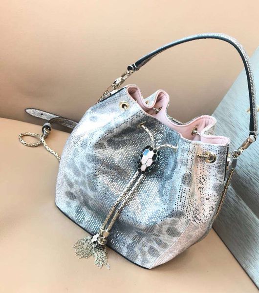 

2019 patent leather chain bag long ection nake bag bling leather aaaaaaa quality many color magazine tyle