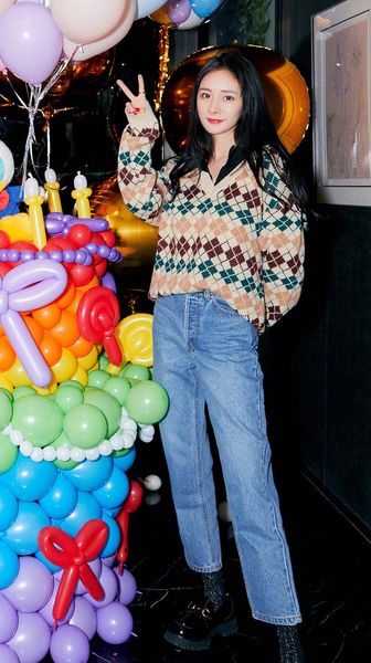 

1204 2020 spring women men brand same style pullover regular long sleeve v neckl fashion sweater plaid fashion women clothes lengding, White;black