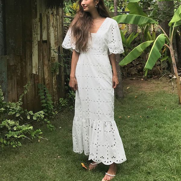 

casual dresses [ewq] 2021 summer square collar short sleeve mermaid dress women elegant long robe hook flower hollow design white, Black;gray