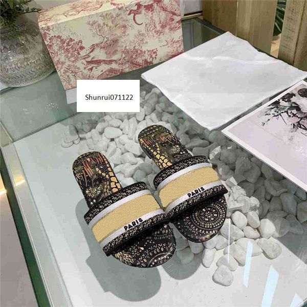 

latest dazzle flowers slippers summer woman beach alphabet slippers designer rough sandals knitted cloth embroidery woman shoes 8