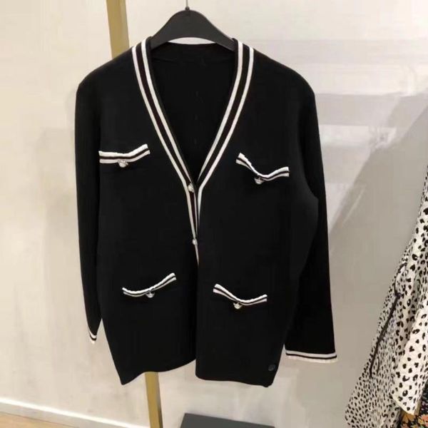 

19 маленки полоок нн заклинание ве пеѬламђѬова кнопка v воѬоник взан, White