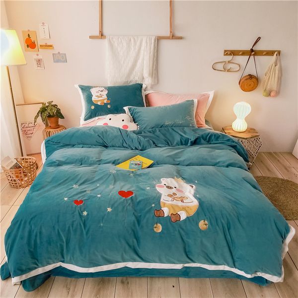 

cute cartoon pig embroidery warm winter thicken velvet fleece flannel child bedding set duvet cover bed linen/sheet pillowcases