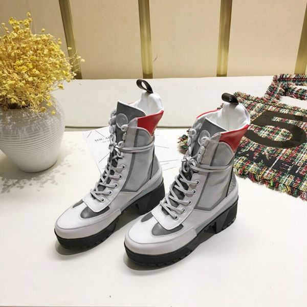 

2020 trend women's boots thick high-heeled front lace-up british style printed color-matching martin boots factory direct sales, Black