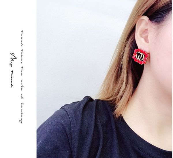 

2020 горячая распродажа новые модные буквы алмазные жемчужные серьги простые и щедрые высококачественные подарки 4 цвета опционально, Silver