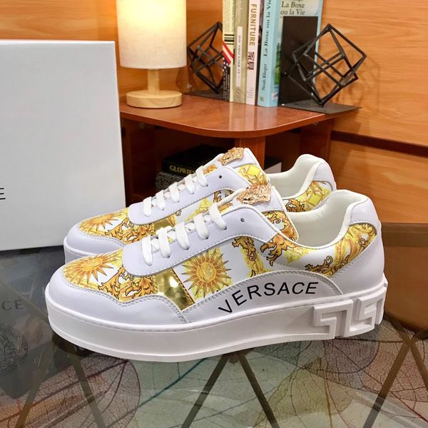 

2020 new fashion running shoes tri-color metal silver gradient geometric volt men and women casual shoes competition royal sneakers spot04