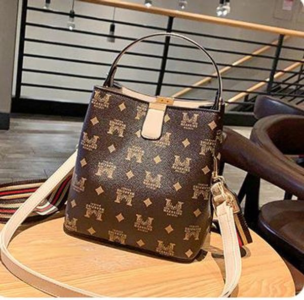 

designer handbags 2020 fashion new large-capacity bucket bag printed color handbag shoulder bag wild