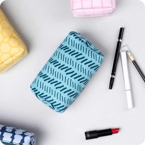 

simple portable storage bag travel cosmetic organizer waterproof wash bag