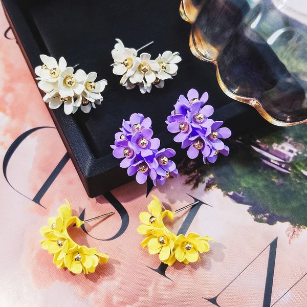 

yellow daisy flower stud earrings 2019 new tide simple and compact cold wind earrings summer women, Golden;silver