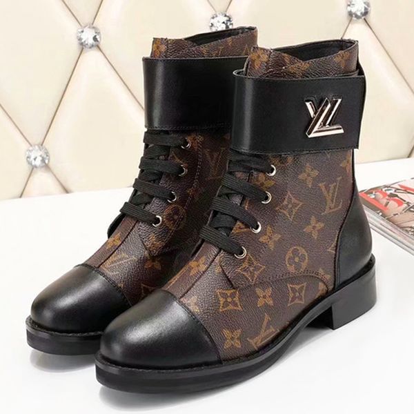 

british wind high-end classic homemade autumn and winter new color matching metal buckle velcro straps short boots flat women's boots, Black