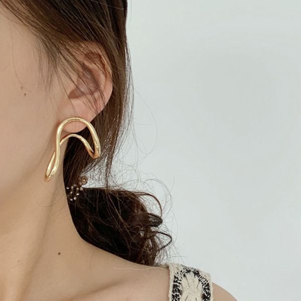 

personality twisted irregular wave shape stud earrings for women fashion ear jewelry korean accessories, Golden;silver