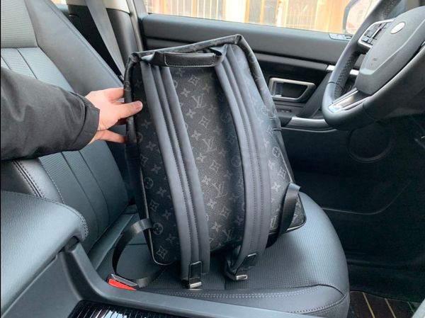 

2020 luxury designer backpack mens designer large capacity shoulder bags fashion outdoor travel bags message bag zx b104918w