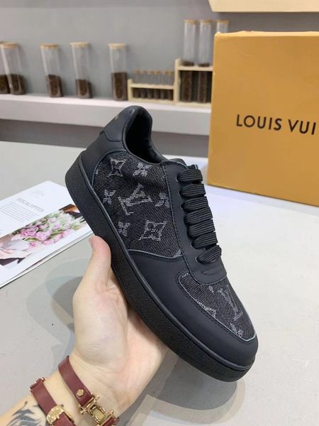 

2020 new sr couple luxury design casual sports shoes leather sneakers daily casual shoes