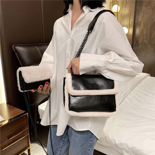 

2020 new women's bag lock small square bag bright face single shoulder messenger square leisure wool messenger