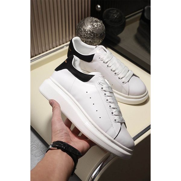 

2019 designer sneakers classic white black lovers fashion genuine leather designer shoes platform shoes casual skate shoes for man woman