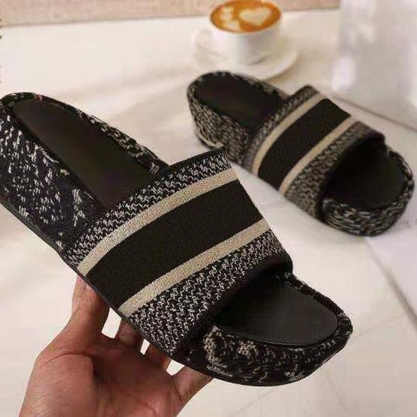 

2020 novelty summer paris luxury designer women flip flops flat embroidery sandals designer sandals womens sandals with correct flower shoes, Black