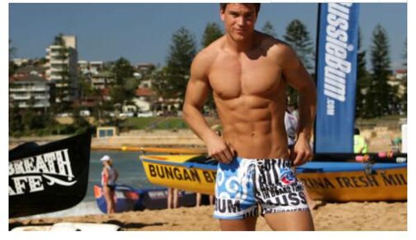 

2019 fashion 018 new mens shorts casual solid color board shorts men summer style beach swimming short men sport shorts, White;black