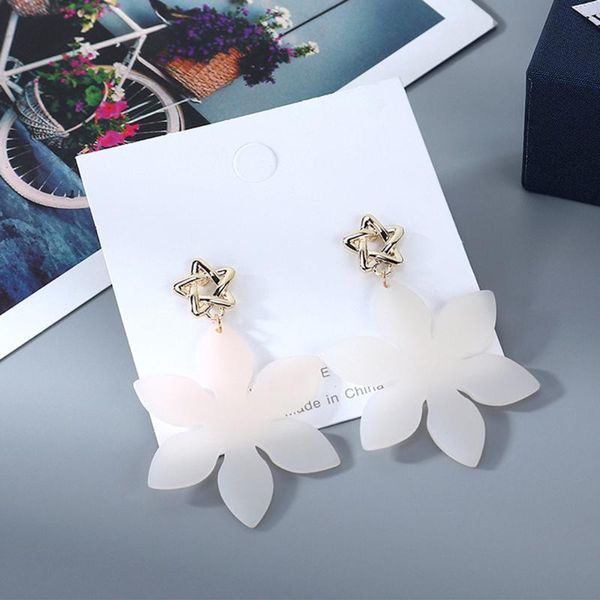 

2020 new korean fashion snowflakes female earrings personality resin star white alloy earrings, Silver