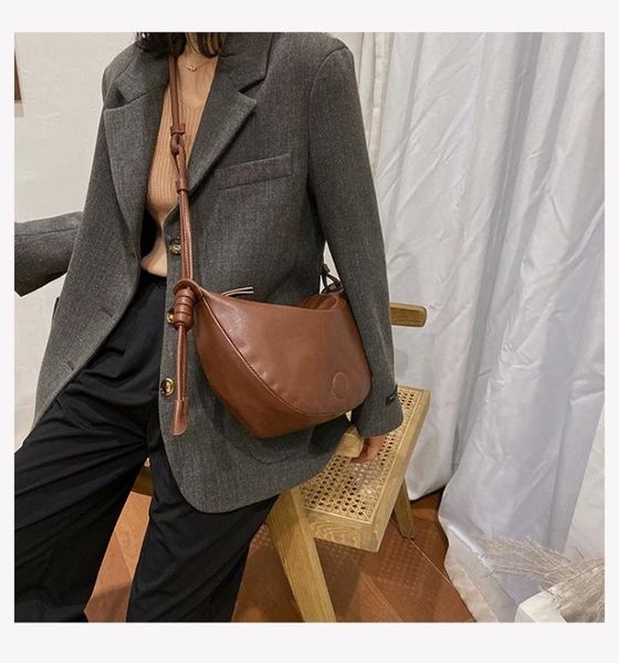 

2019 new female messenger bag korean crossbody fashion multifunctional chest bag fashion shoulder