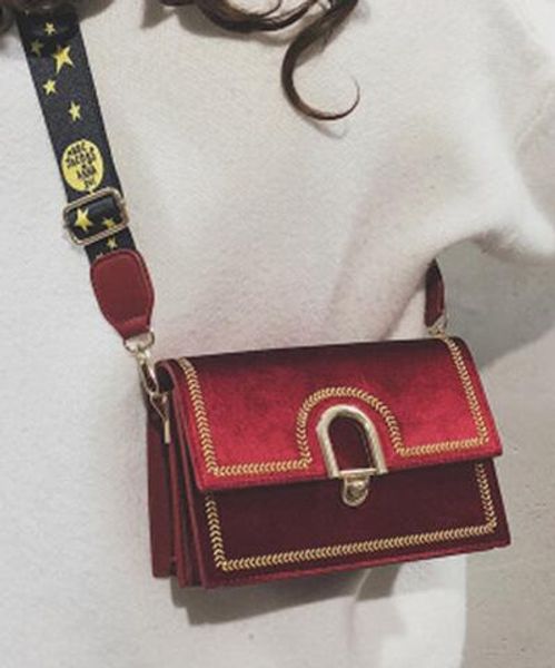

2019 ins bag female broadband new female black korean version slung small net red the fashion bag texture wild of small dudis, Red;black