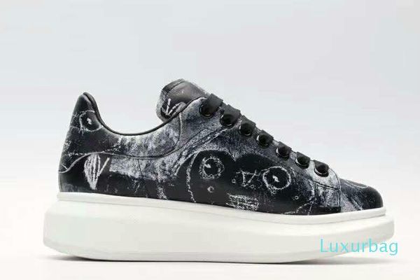

2019 latest oversized sneakers black and white, women and men casual runners oversized rubber sole with signature stamp design