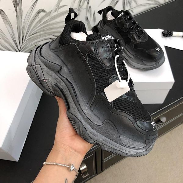 

2020 triple s designer paris 17fw triple s sneakers for men women black green casual dad shoes tennis increasing sneakers, Black;red