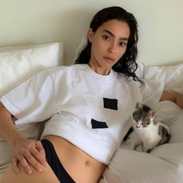 

18fw designer box logo x des tee street skateboard women tee luxury men's t-shirts 106 fashion short sleeved casual outdoor printed, White