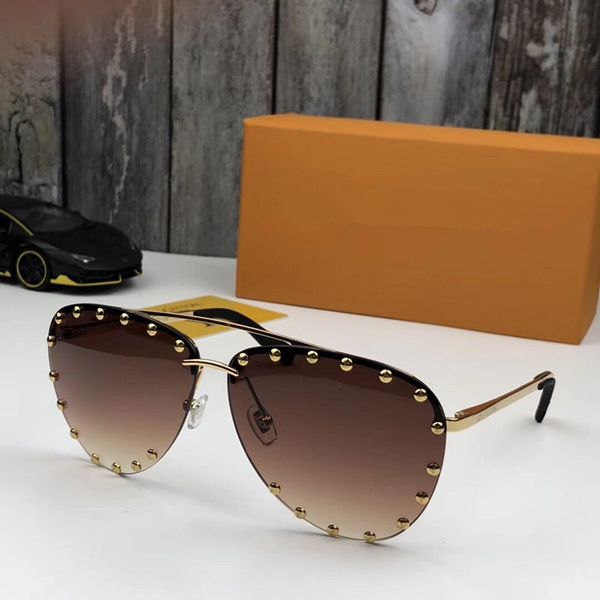 

wholesale-0972 designer sunglasses for men and women popular fashion big summer style uv protection lens come with package, White;black
