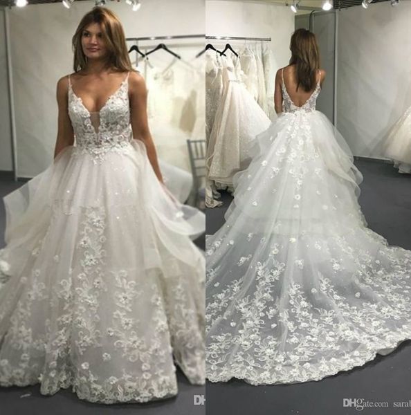 

романтический линия кружева свадебные платья аппликация v шеи спинки свадебные платья часовня поезд тюль vestido де новия плюс размер, White