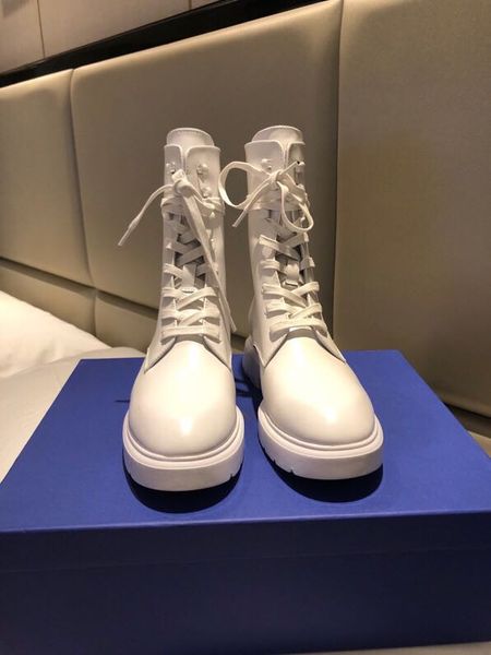 

designer women's shoes 2019 new flower embroidery women's martin boots head layer calf leather suede padded feet leisure solid col, Black