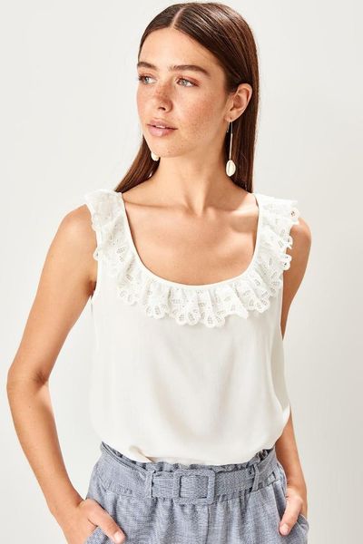 

trendyol ecru lace detail bluz twoss19bb0526, White