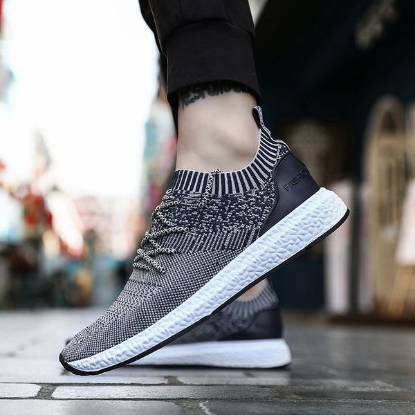 

2019 new outdoor men's flying woven running shoes lace casual shoes trending sneakers men
