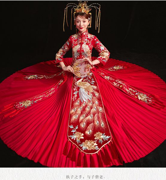 Красный Павлин Плиссированное Платье Xiuhe Восточная Свадебная Одежда Свадебное платье тоста невесты Традиционный Cheongsam Для заморских китайцев