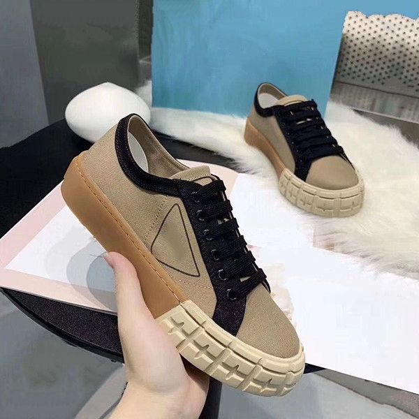 

2020 последние классические ботинки martin кожаные заклепки серии luxury fashion женская обувь высокое качество лодыжки платформа женщины ро, Black