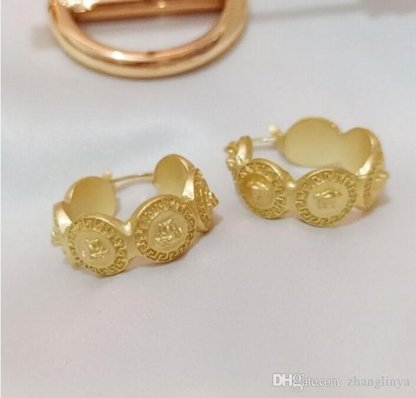 

2020 european and american baroque new personality gold-plated round head earrings female earrings round fashion earrings fast delivery, Golden;silver