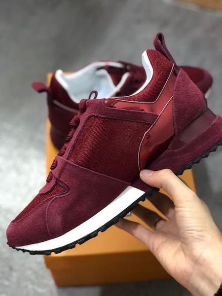 

2019 Brand Leather Women Designer sneakers Men Runners shoes Fashion leisure Driving Shoes ALL black Skateboard SHOES