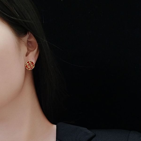 

2020 new elegant stainless steel earrings piercing brinco china ethnic chinese happy letter stud earrings for women direct sale, Golden;silver