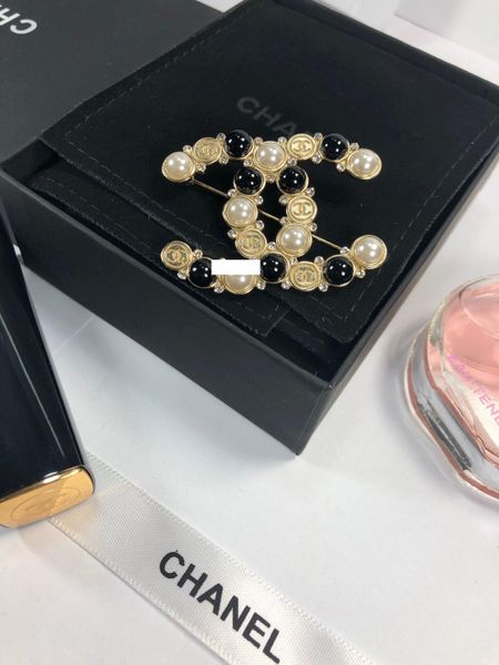 

2019 fashion accessories autumn and winter new pearl brass diamond letter brooch women love birthday gift women jewelry brooches 5-47, Gray