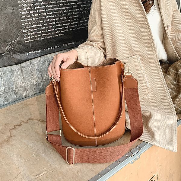 

winter new fashion single shoulder slant bag wide shoulder belt sanded bucket bag