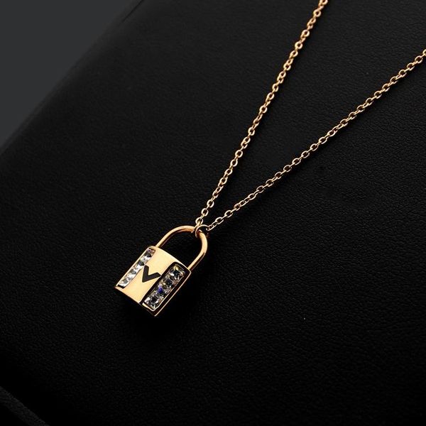 

2020 designer v-shaped lock square diamond necklace ladies selling lock necklace, Silver