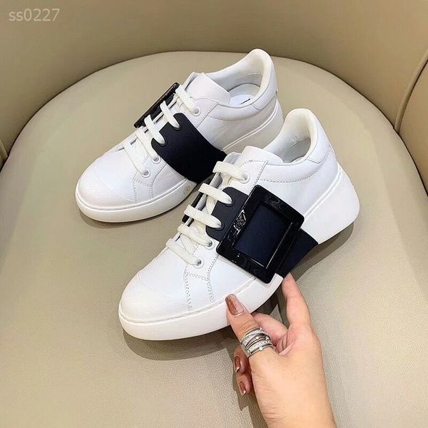 

2019 fashion casual sports shoes women fight color round head flat bottom early autumn lace thick white shoes factory direct sales, Black